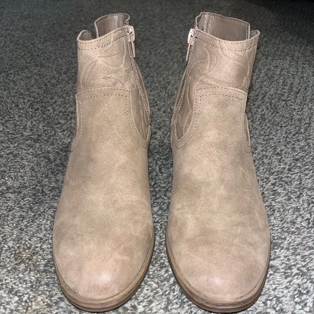 Elegant Beige Ankle Booties